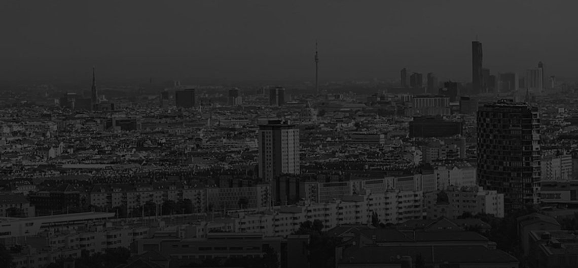 Exzellenter Limousinenservice ist unsere Leidenschaft, Sie als VIP Gast zu behandeln ist unsere höchste Priorität. Champagner einschenken und durch die Strassen von Wien im ROLLS ROYCE PHANTOM fahren. Das ist KLASSE PUR!